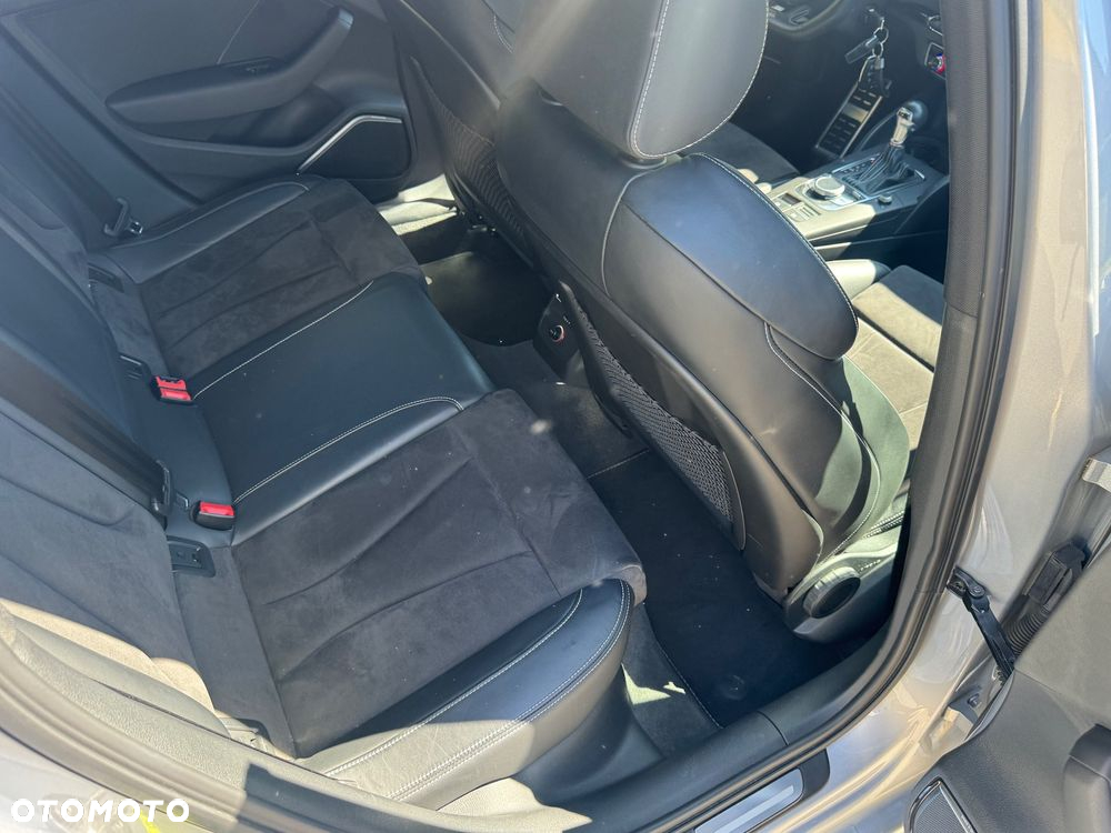Audi S3 TFSI Sportback S tronic - 30