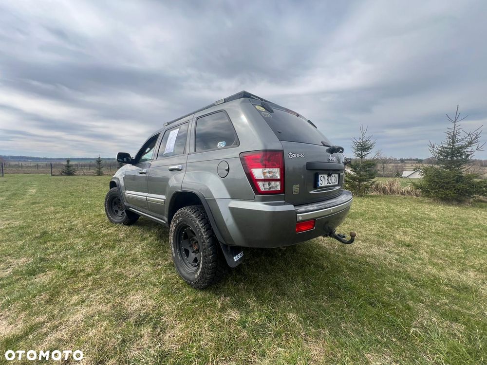 Jeep Grand Cherokee - 19