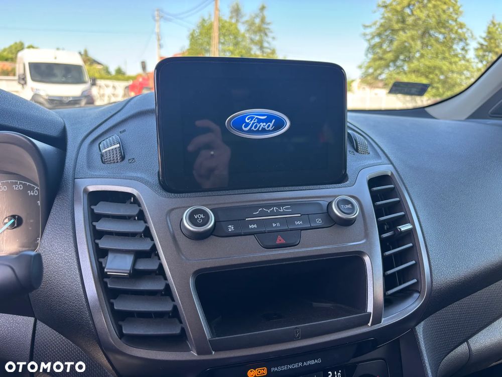 Ford Transit Connect - 18