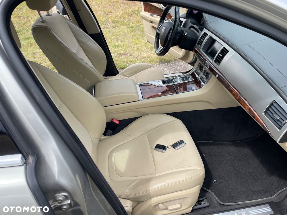 Jaguar XF 2.0 T Luxury - 10