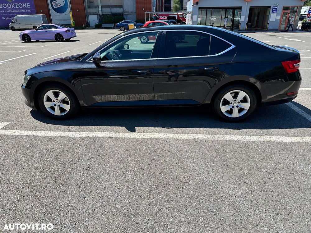 Skoda Superb 2.0 TDI DSG Ambition - 11