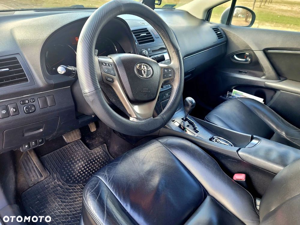 Toyota Avensis 2.0 Style MS - 9