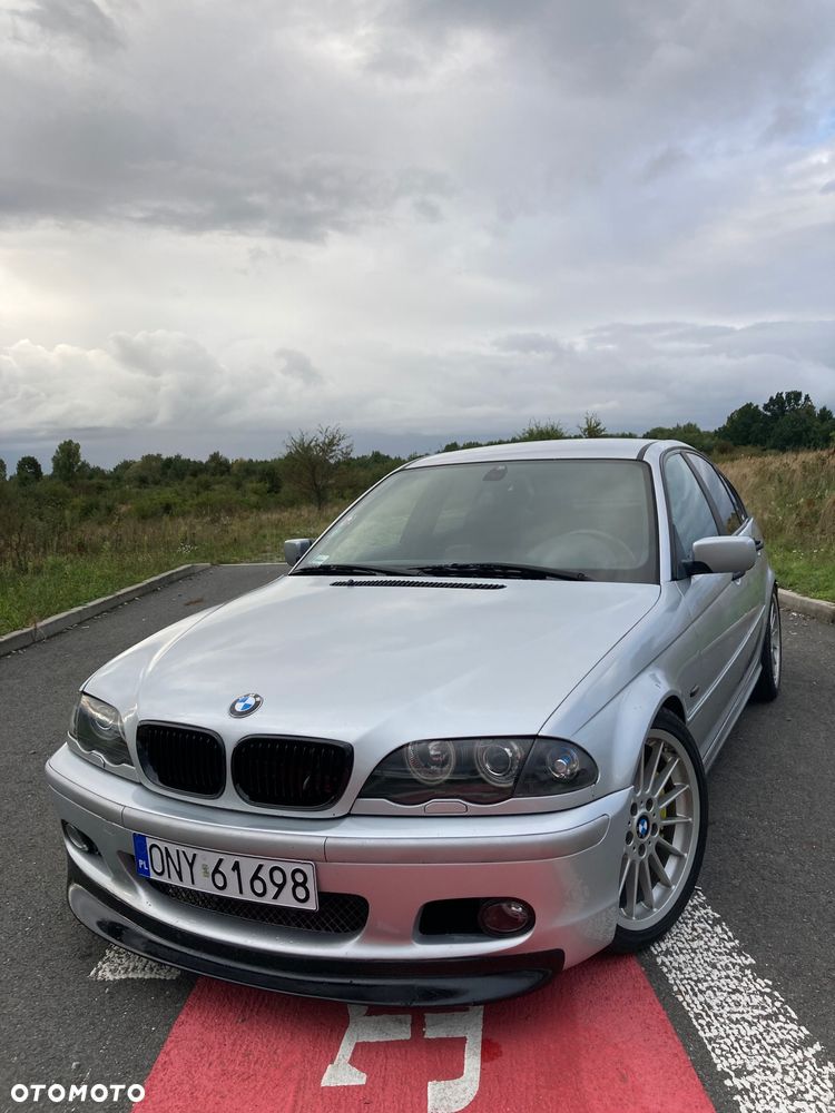 BMW Seria 3 330i Edition Sport - 6