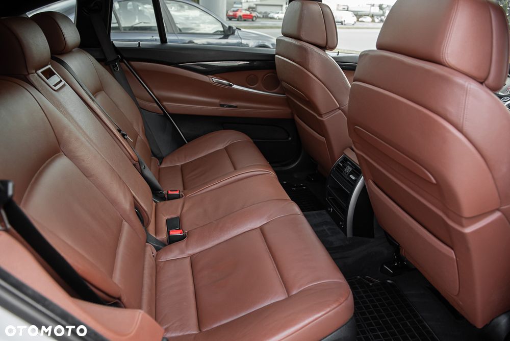 BMW 5GT - 34