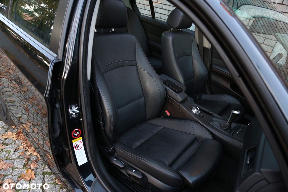 BMW Seria 3 - 34