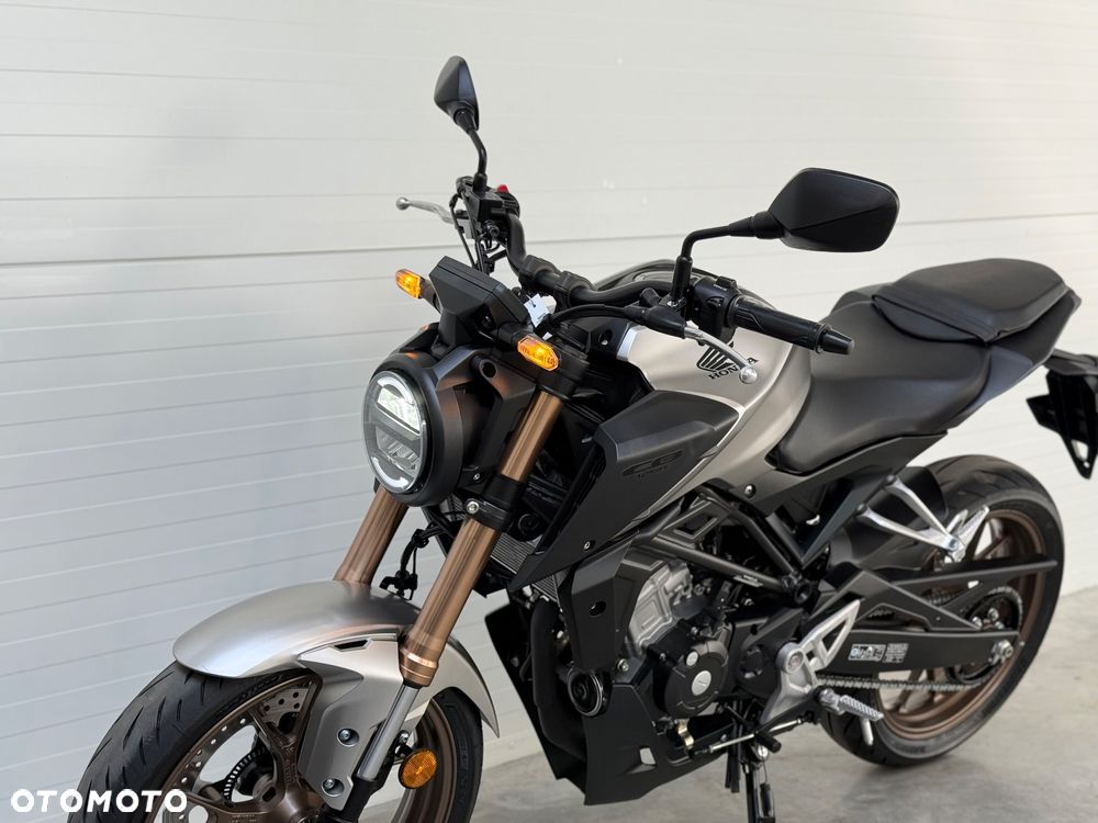 Honda CB - 22