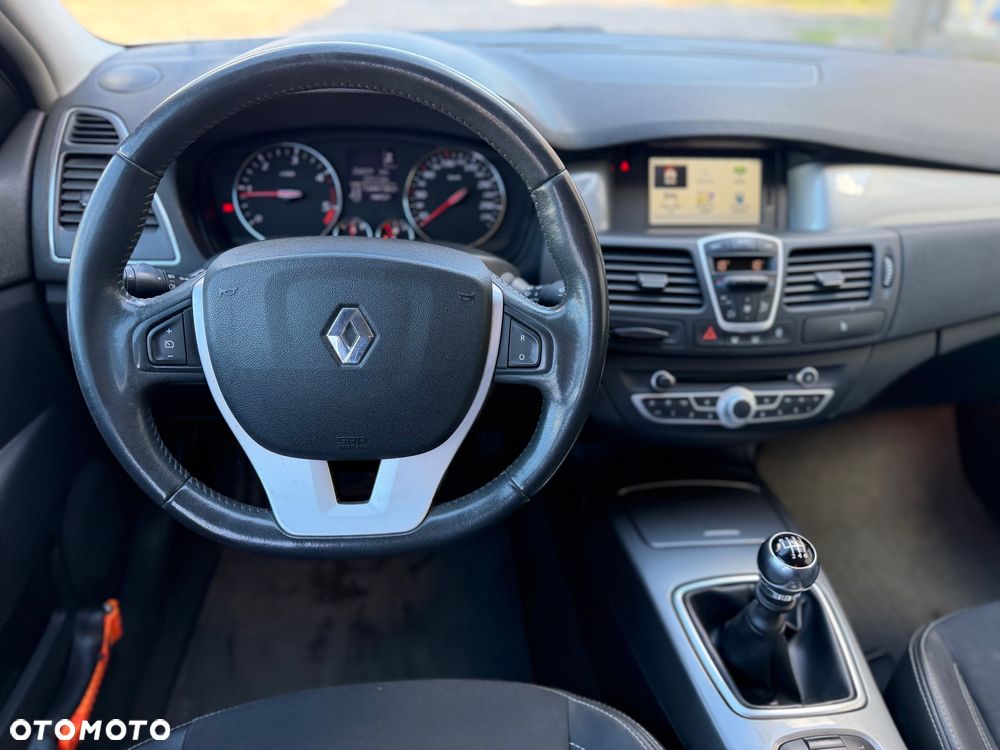 Renault Laguna dCi 150 FAP Start-Stop GT - 18