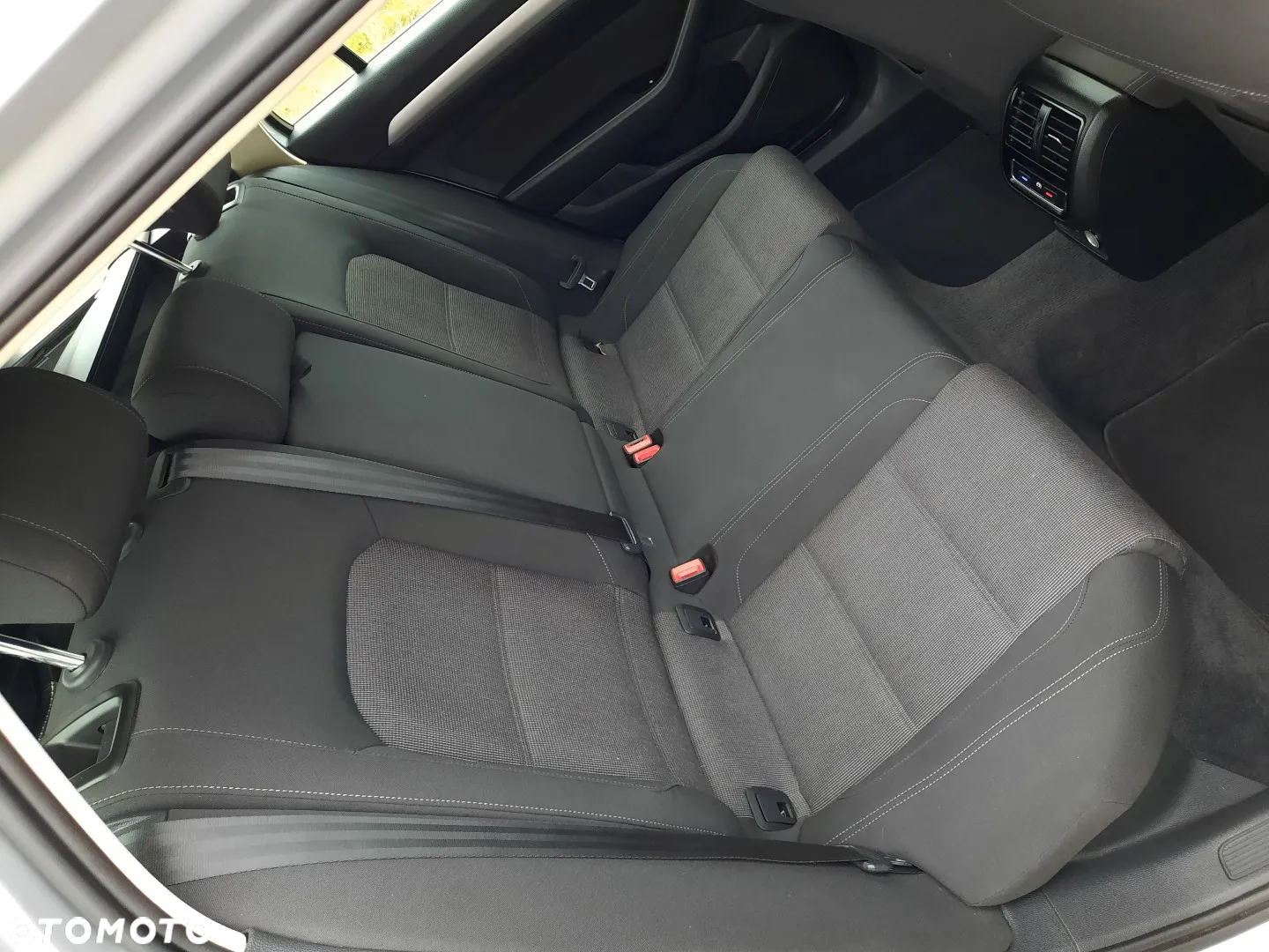 Volkswagen Passat Variant 2.0 TDI DSG (BlueMotion Technology) Comfortline - 25