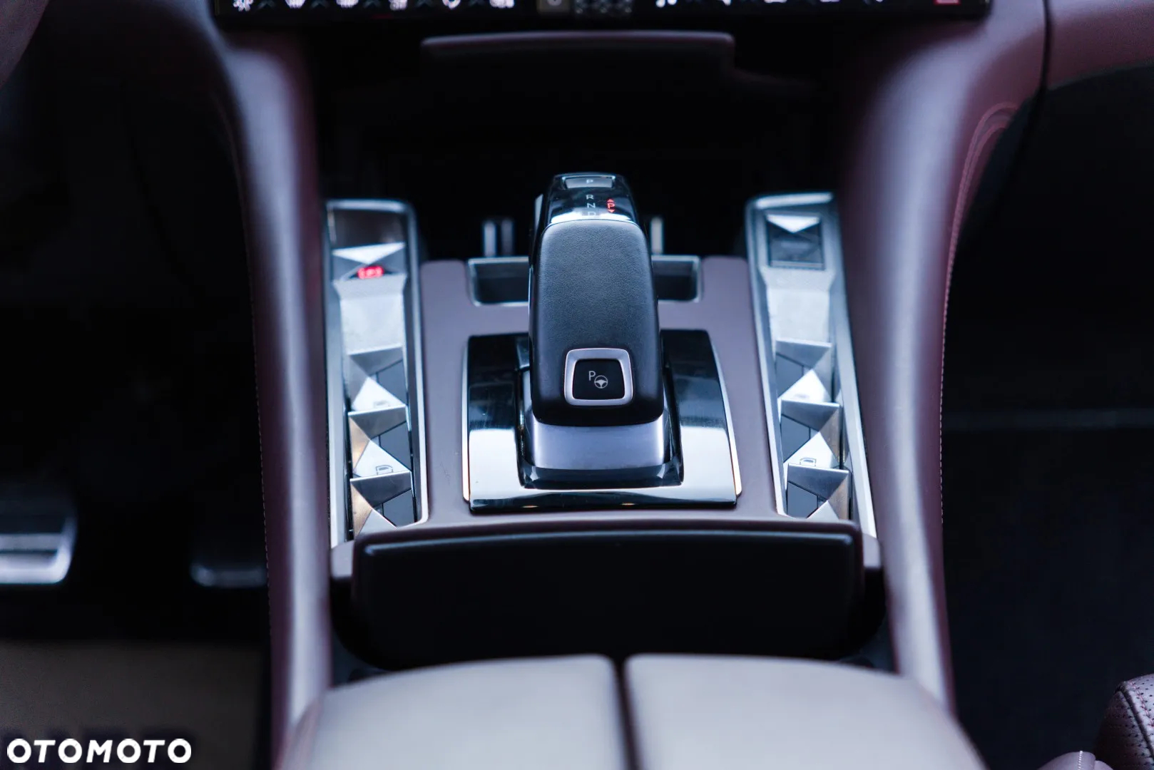 DS Automobiles DS 9 1.6 PureTech Rivoli + - 28