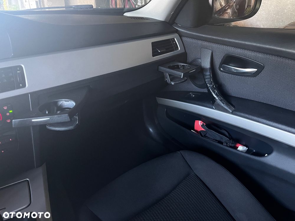BMW Seria 3 320i - 10