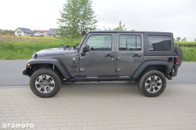 Jeep Wrangler - 32