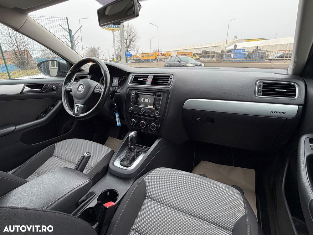 Volkswagen Jetta - 38