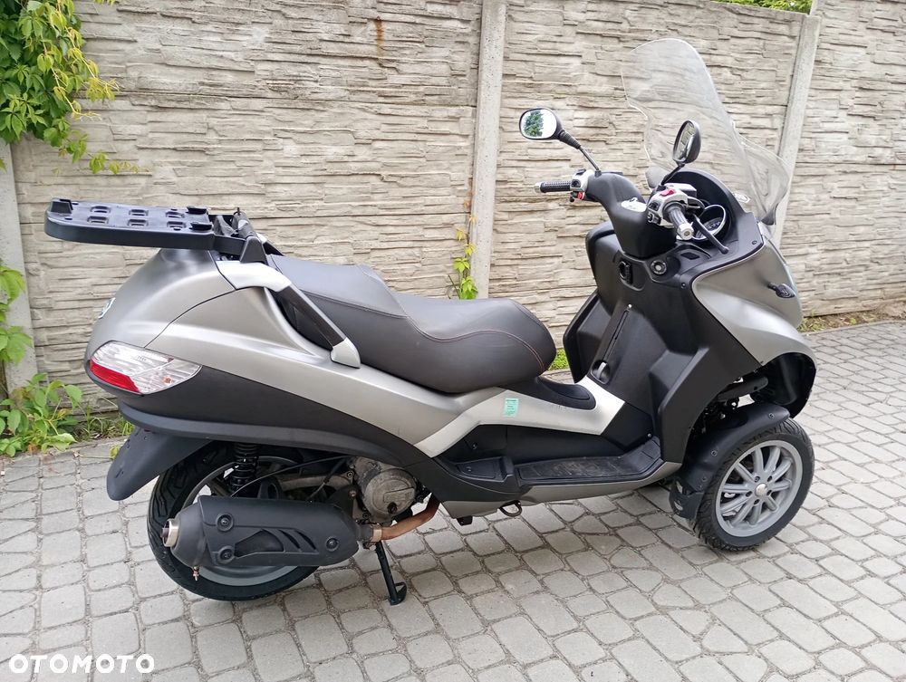 Piaggio MP-3 - 2