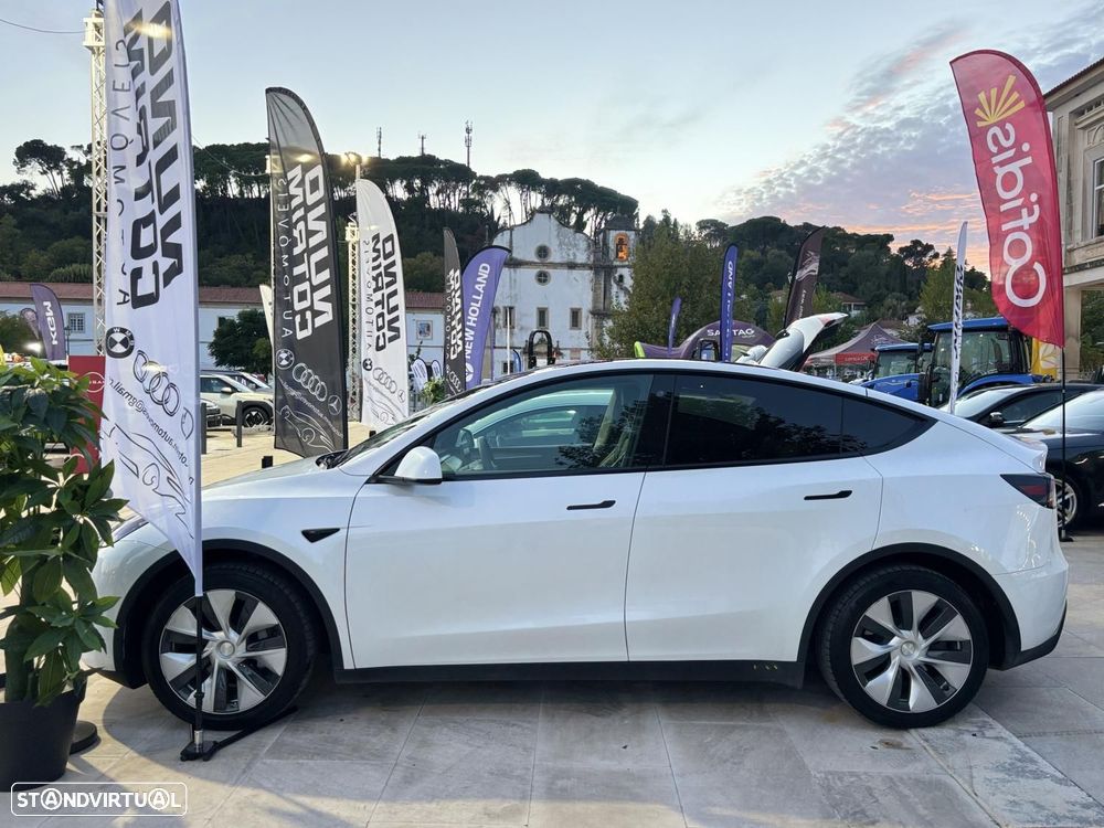 Tesla Model Y Standard RWD - 4