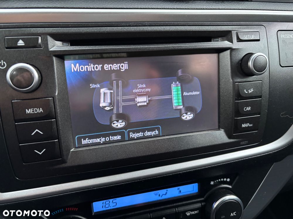 Toyota Auris 1.8 HSD Luna - 17