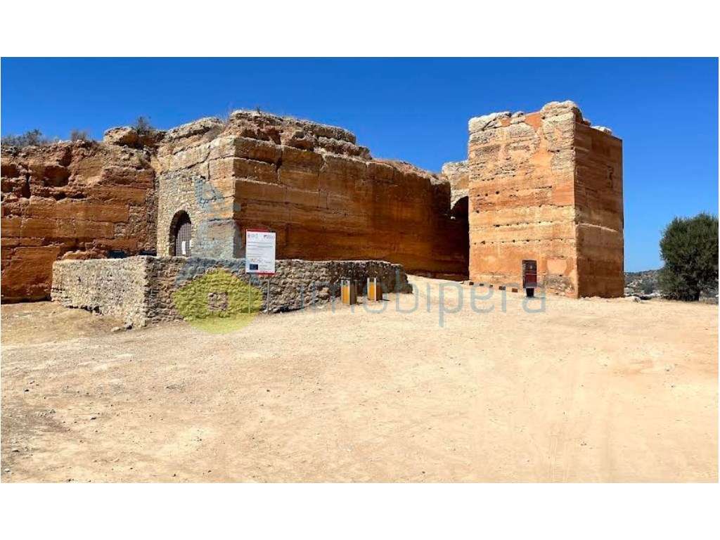 TERRENO RÚSTICO JUNTO AO CASTELO DE PADERNE - Grande imagem: 3/6