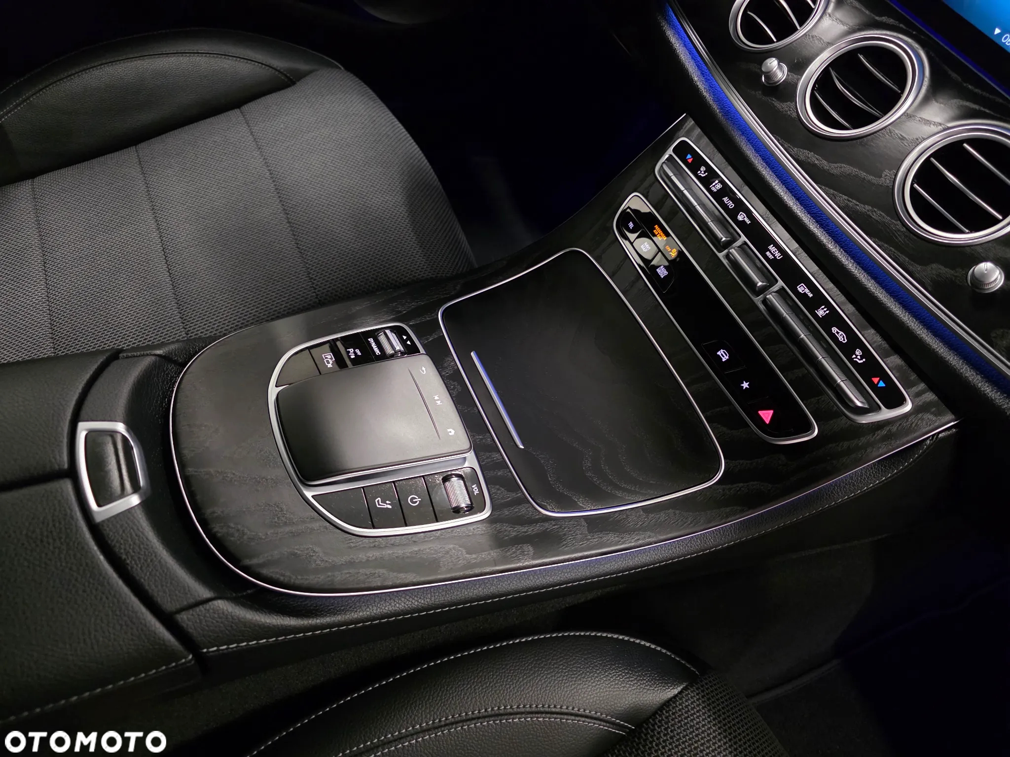 Mercedes-Benz Klasa E 300 d T 9G-TRONIC Exclusive - 21