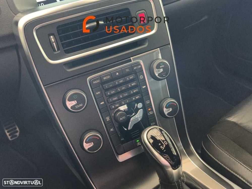 Volvo V60 2.0 D4 R-Design Geartronic - 25
