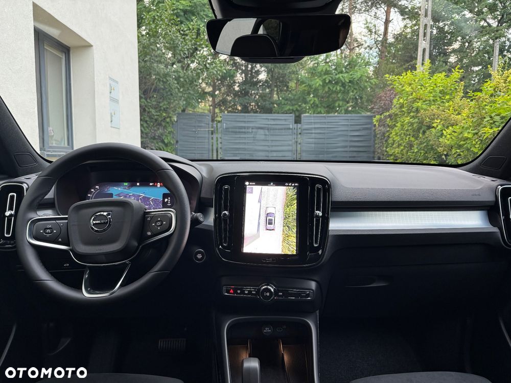 Volvo XC 40 B3 B DKG Plus Black Edition - 14