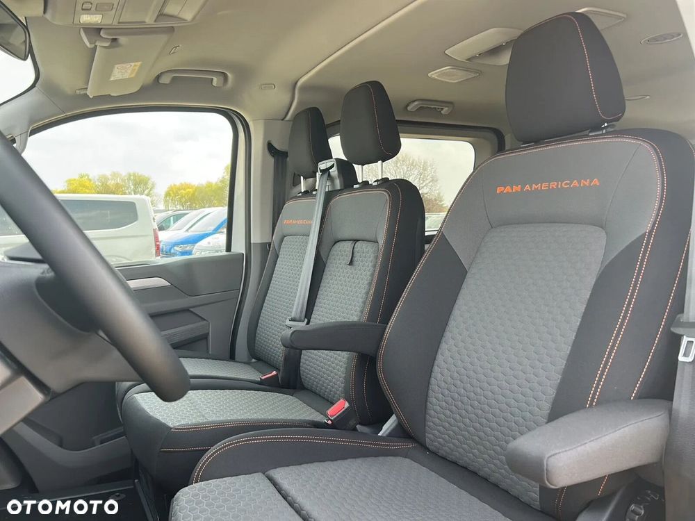 Volkswagen Caravelle - 13