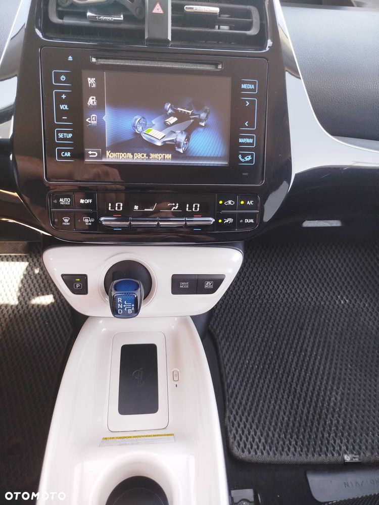 Toyota Prius - 5