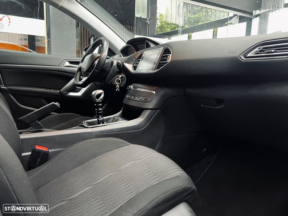 Peugeot 308 1.6 BlueHDi Allure - 16