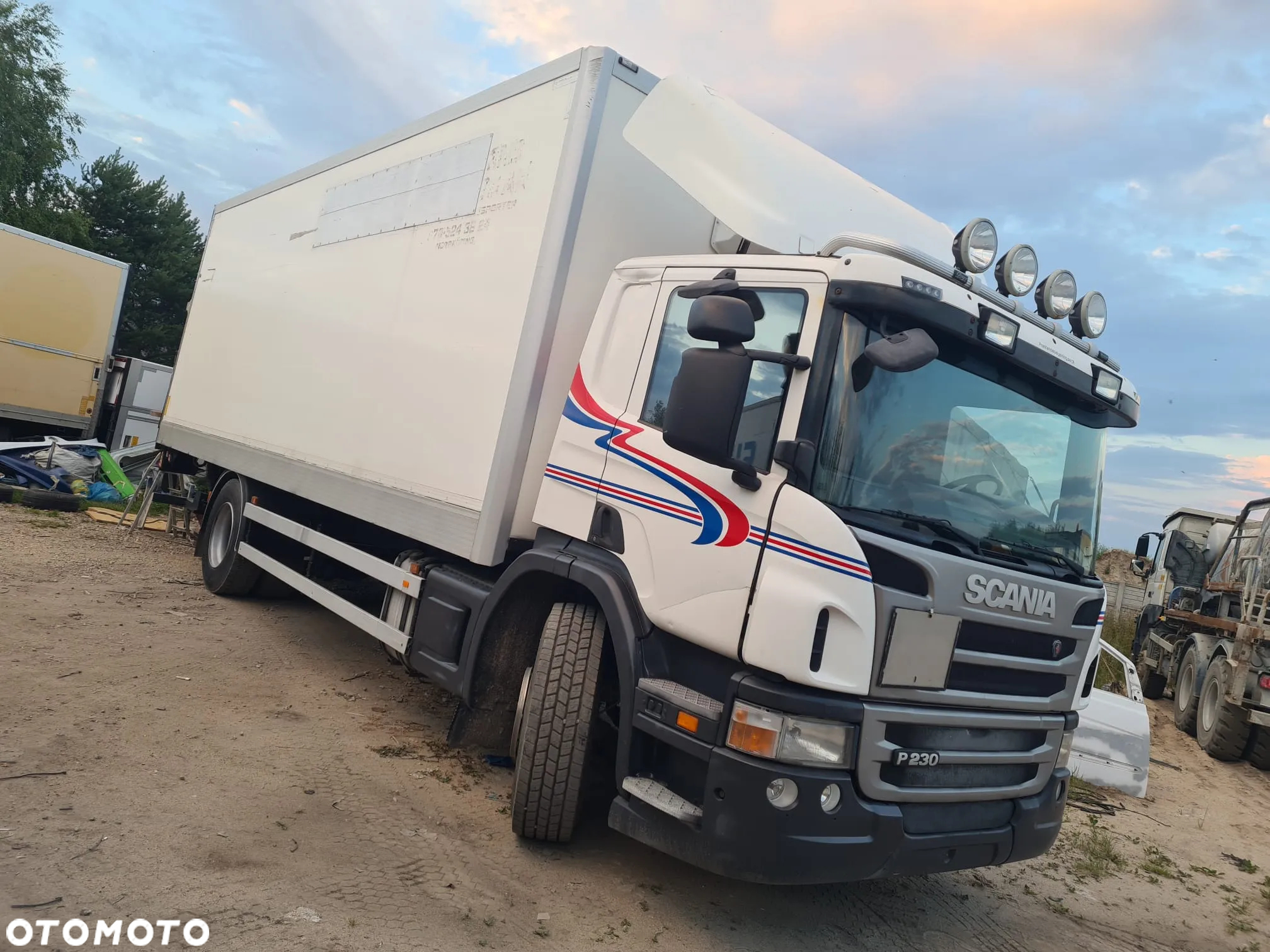 Scania P 230 280 320 EURO5 EURO6 OTWIERANY BOK 18 PALET - 8
