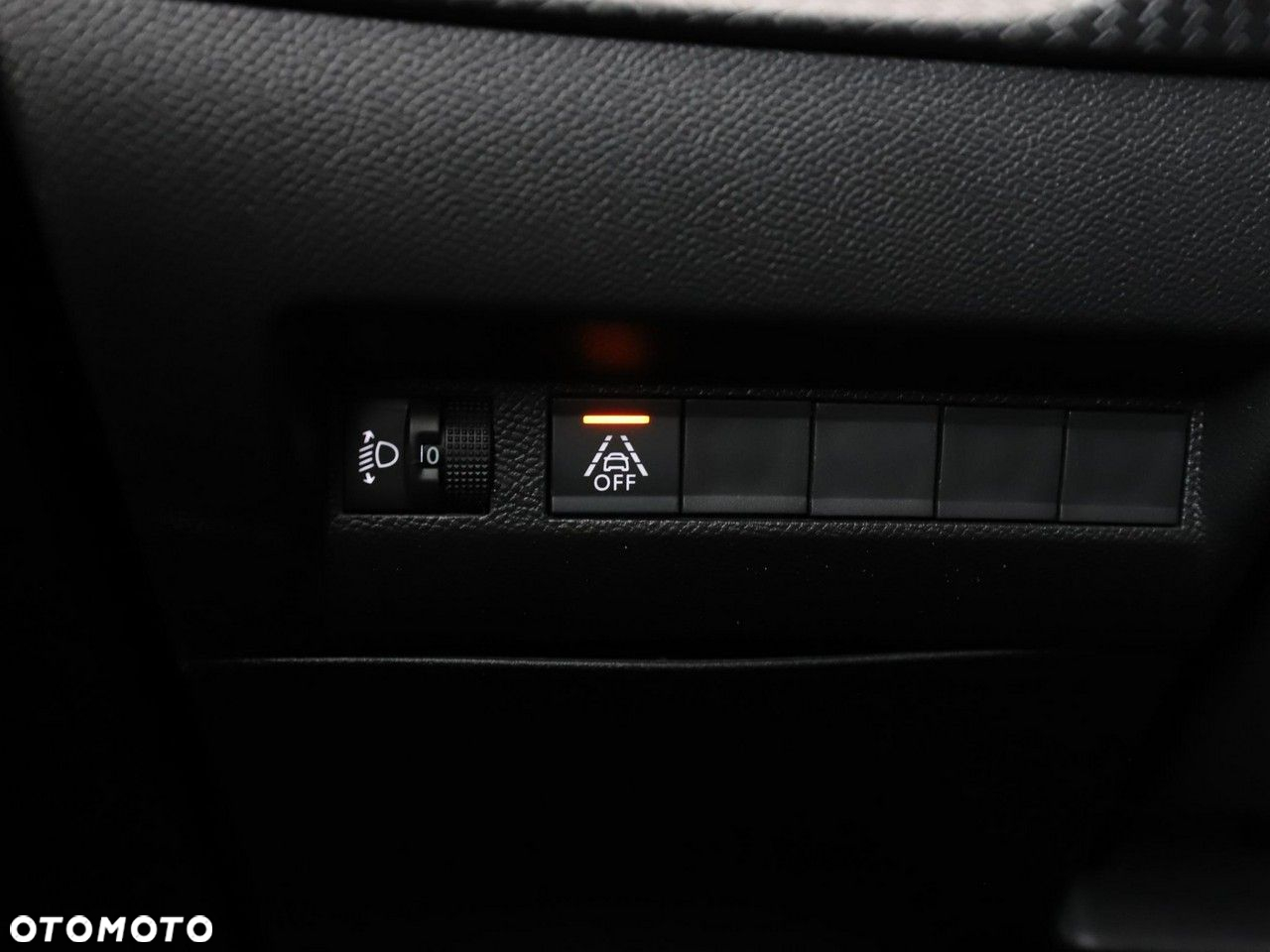 Peugeot 208 - 36