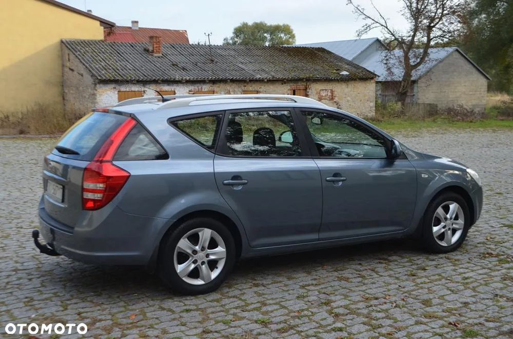 Kia Ceed Cee'd 1.6 Comfort + - 9