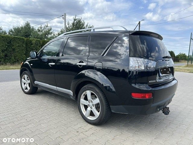 Mitsubishi Outlander 2.0 DID Intense + - 4