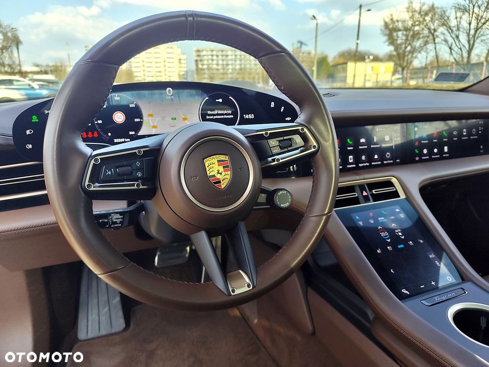 Porsche Taycan Turbo - 10