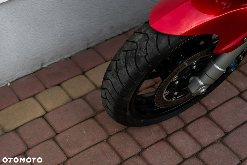 Yamaha FZS - 9