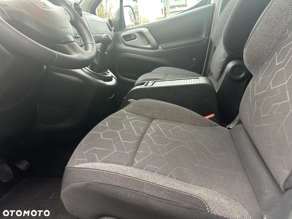 Peugeot Partner 98 VTi Style - 9