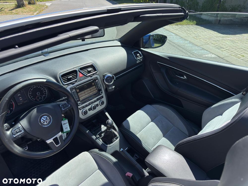 Volkswagen Eos 2.0 TDI DPF BlueMotion Technology Sport & Style - 16