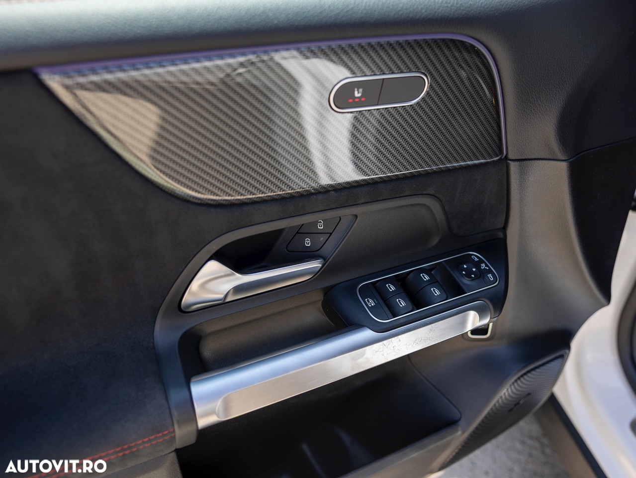 Mercedes-Benz GLB 250 4Matic 8G-DCT Style - 25