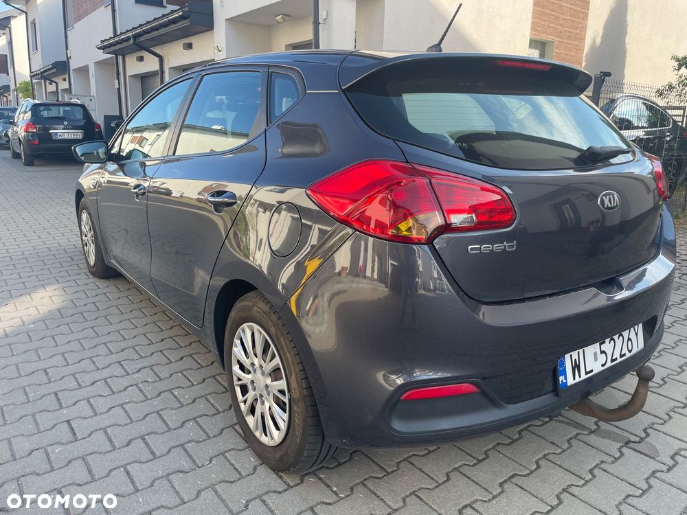 Kia Ceed 1.6 CRDi 115 ISG Vision - 27