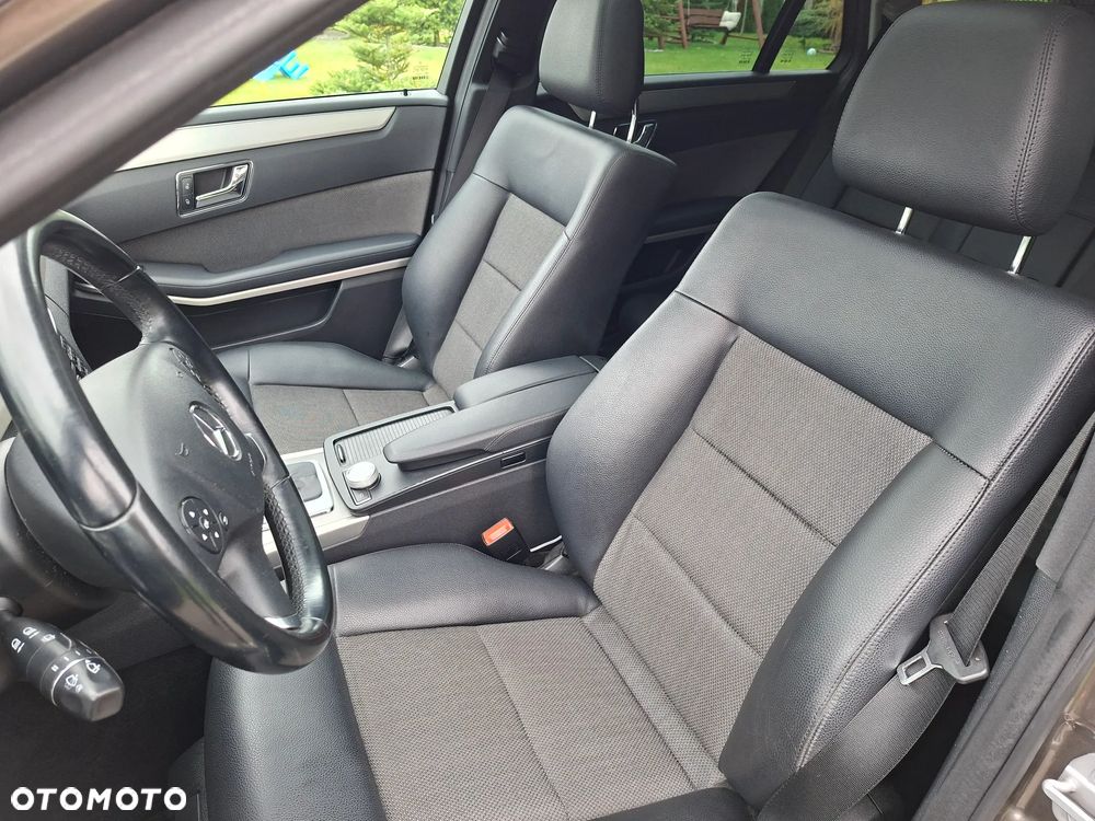 Mercedes-Benz Klasa E 250 T CDI DPF BlueEFFICIENCY Automatik Avantgarde - 26