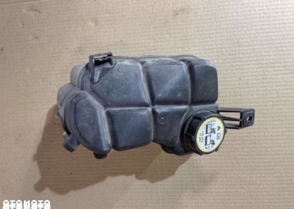 Zbiorniczek wyrównawczy 1.6 benzyna Ford Mondeo mk4 - 1