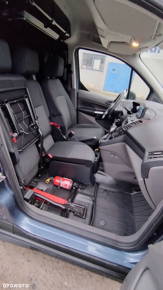 Ford Transit Connect - 13