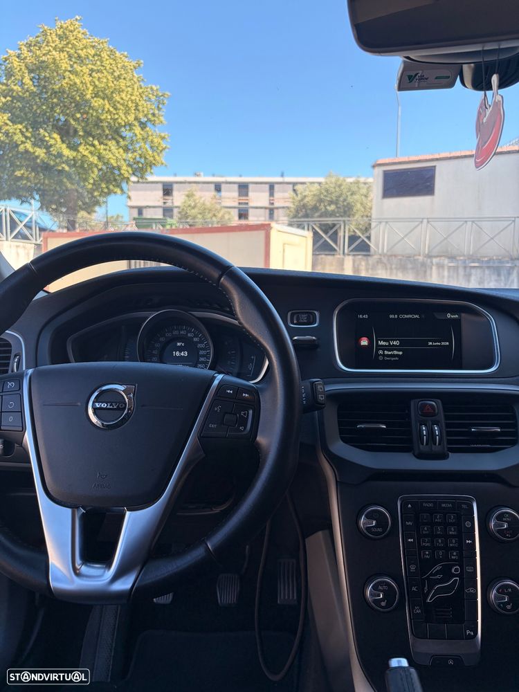 Volvo V40 D2 Kinetic - 8