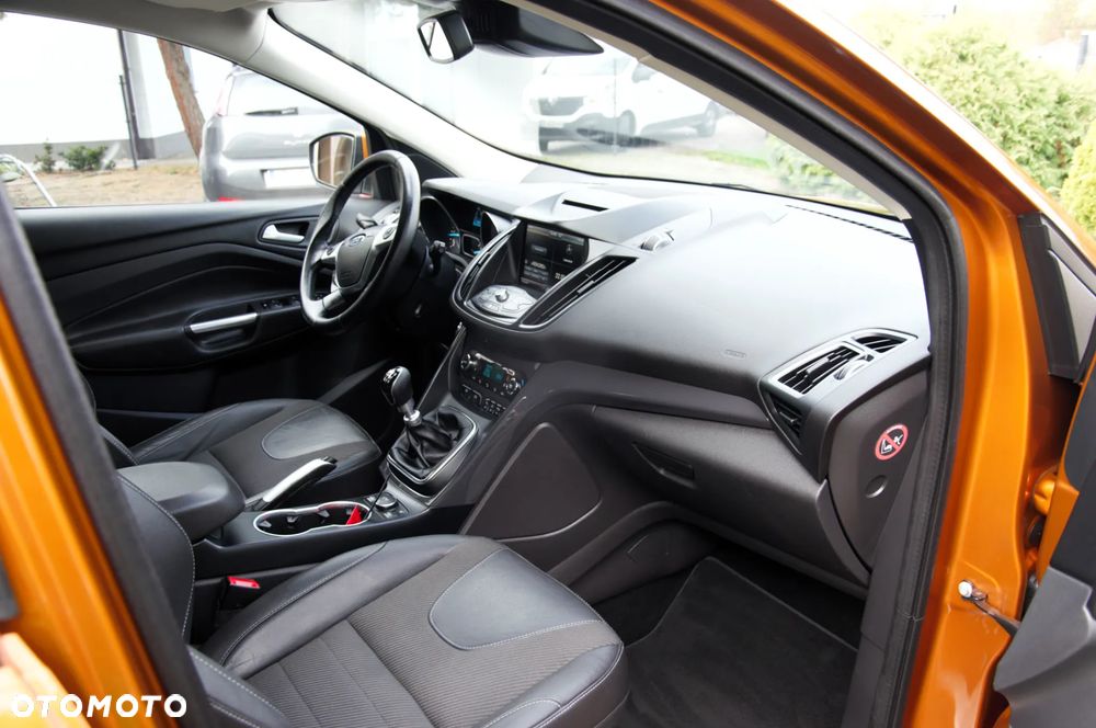 Ford Kuga 2.0 TDCi 2x4 Titanium - 24