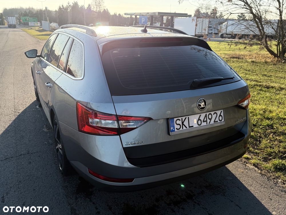 Skoda Superb 2.0 TDI Style DSG - 6