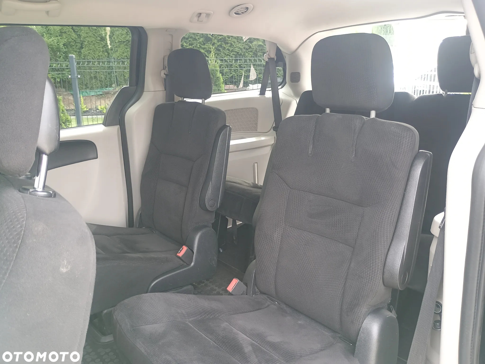 Dodge Grand Caravan - 20
