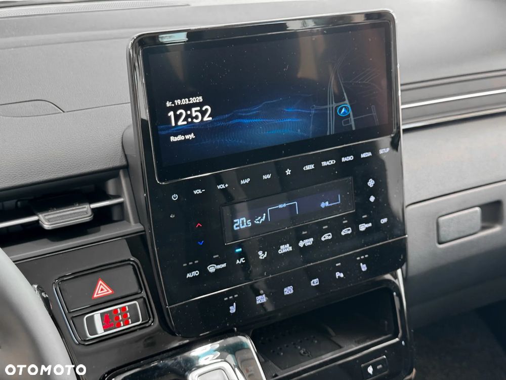 Hyundai Staria 1.6 T-GDI HEV Smart - 19