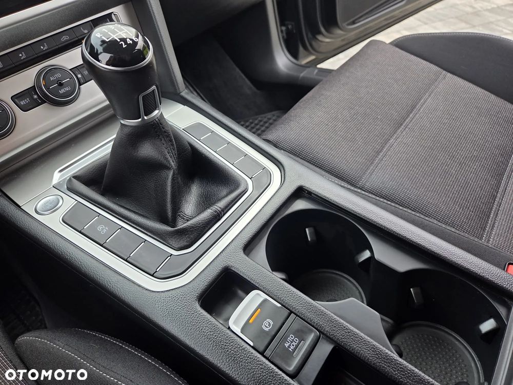 Volkswagen Passat 1.4 TSI BMT Comfortline - 17