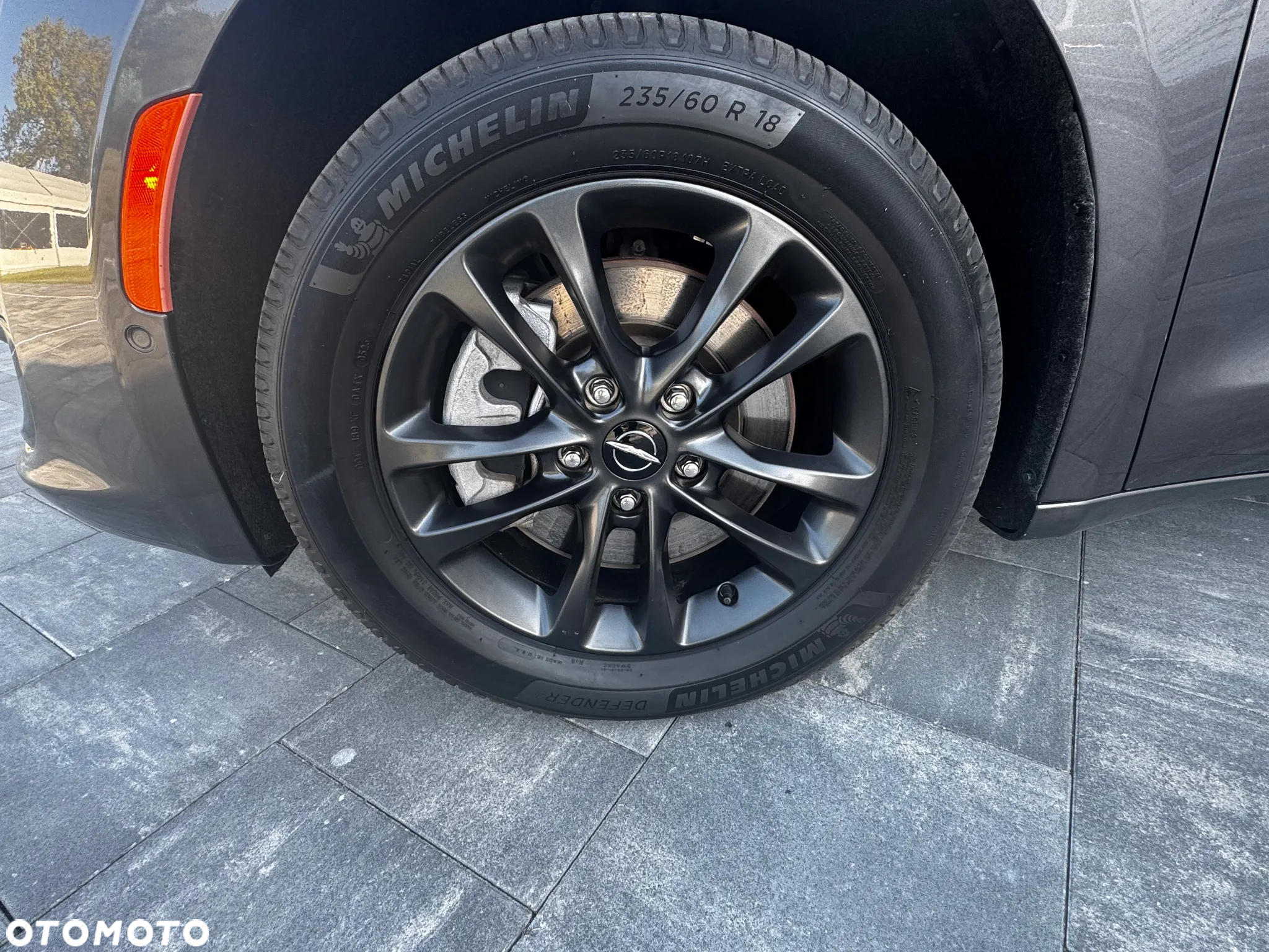 Chrysler Pacifica - 34