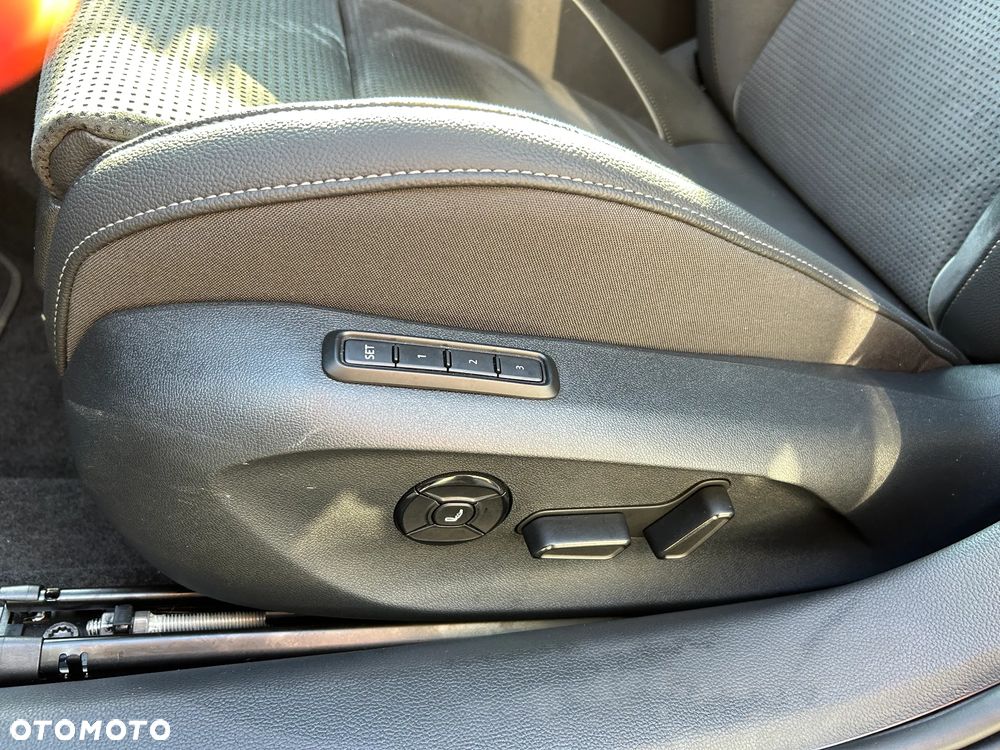 Skoda Superb 2.0 TDI SCR 4x4 Sportline DSG - 18