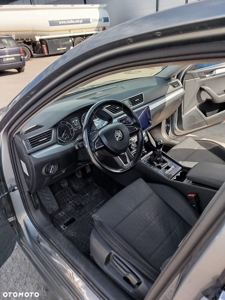 Skoda Superb 1.6 TDI Ambition - 27