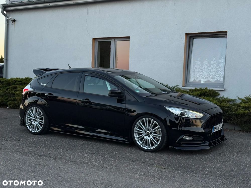 Ford Focus 2.0 EcoBoost ST - 13