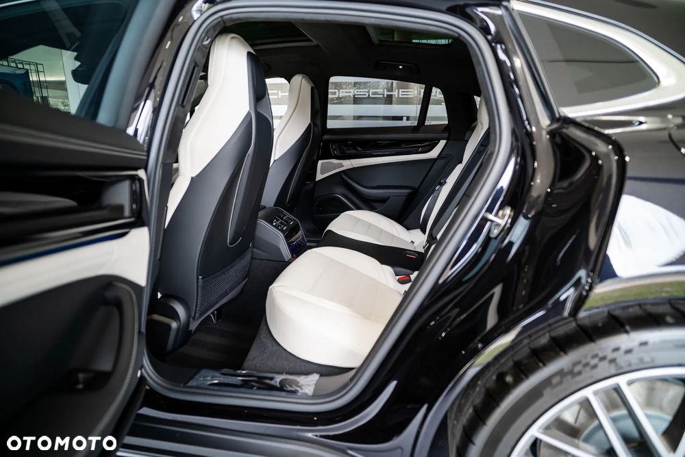 Porsche Panamera 4S E-Hybrid - 22